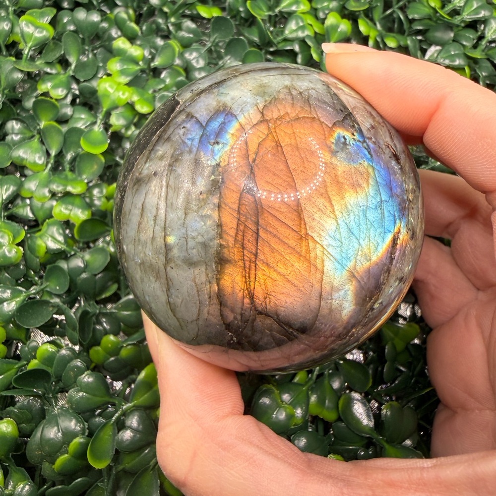 (LabS2) Flashy Labradorite Sphere 65mm - Picture 6 of 7